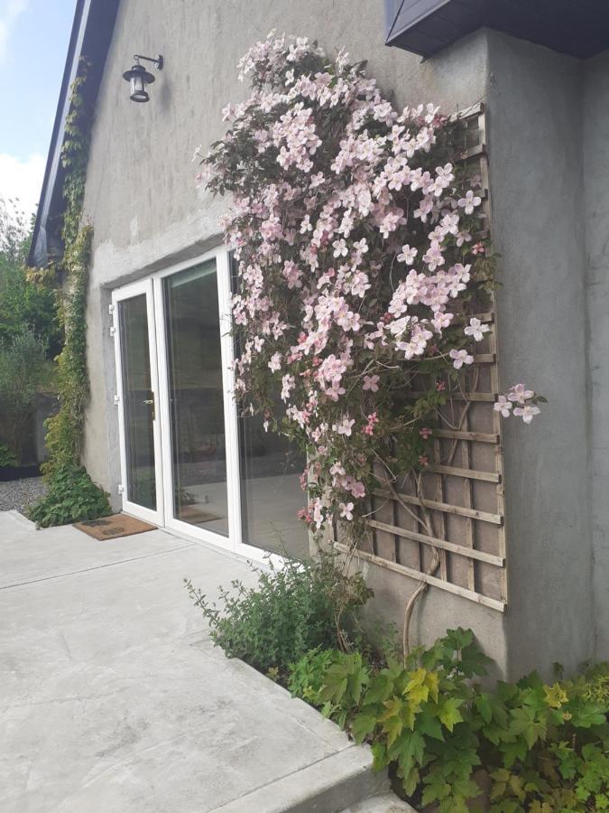 Escape To The Country Westport Exterior photo